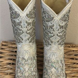 Corral Silver Heeled Boots with Snakeskin Pattern